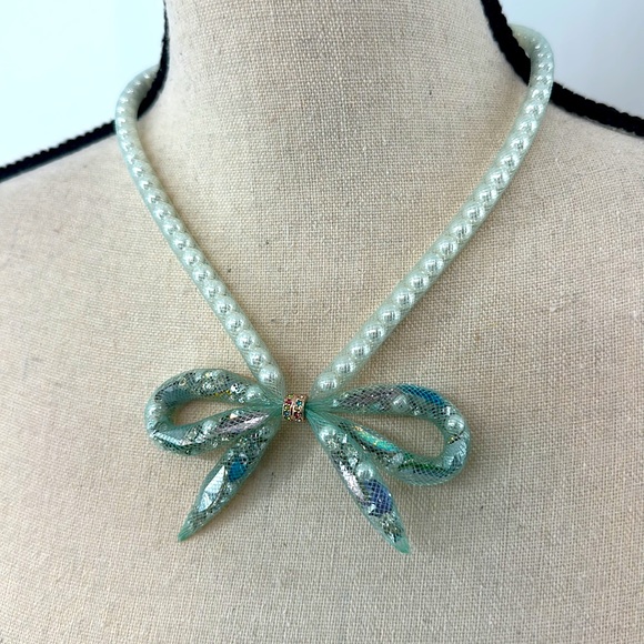 Betsey Johnson Light Blue Mesh Bow necklace - Picture 3 of 6